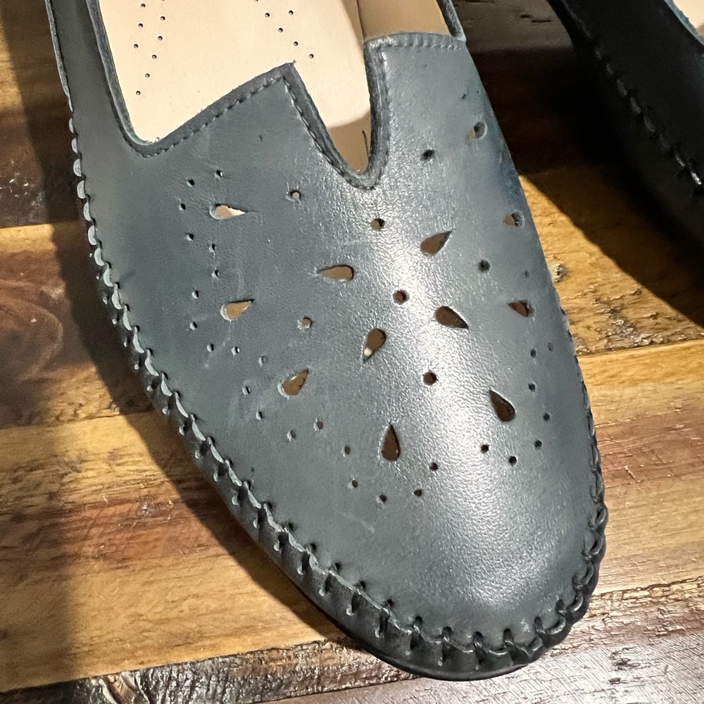 SAS Women's Dark Navy Leather Flats - Picture 3 of 11